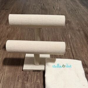 Stella & Dot Cream Jewelry Display Stand